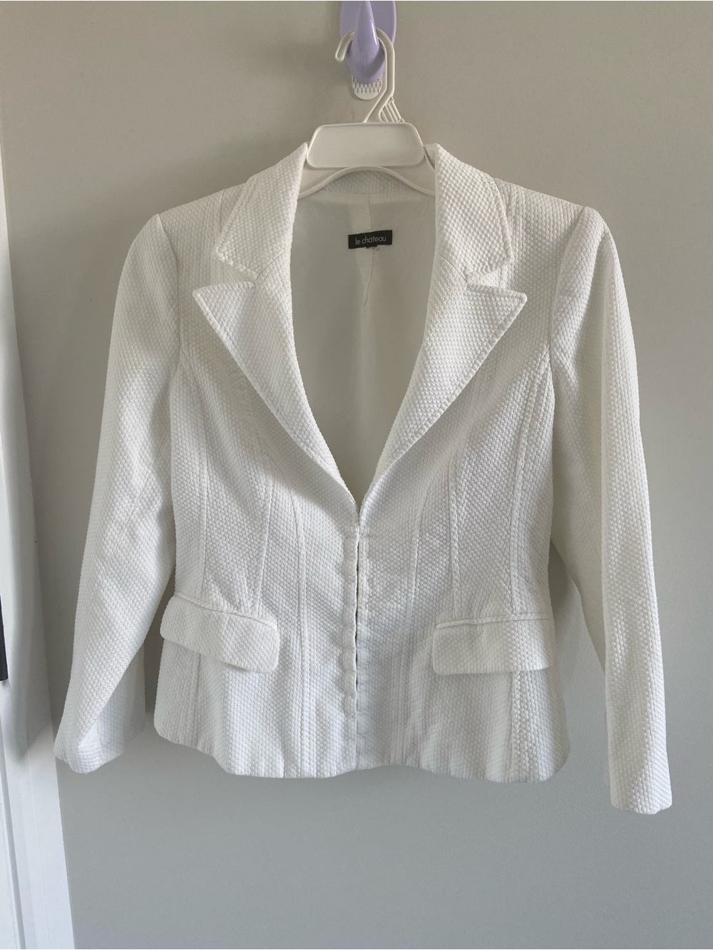 le chateau White Textured Tailored Blazer - Picture 1 of 9